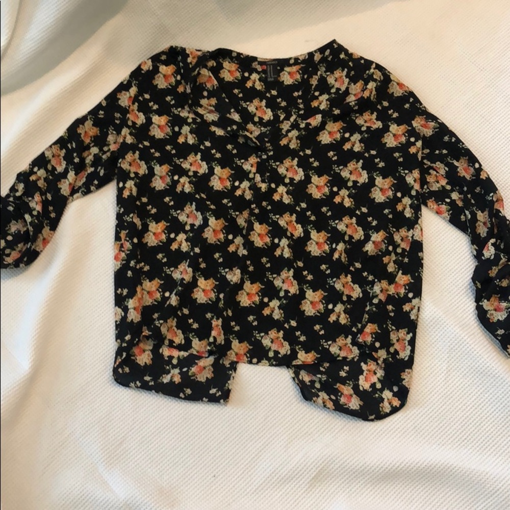 Flowy Blouse With Open Back - image 1